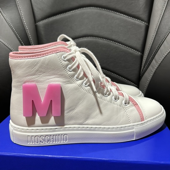 🔥🔥🔥NEW Moschino White & Pink Leather Logo High Top Leather Lace Sneaker - Picture 6 of 11